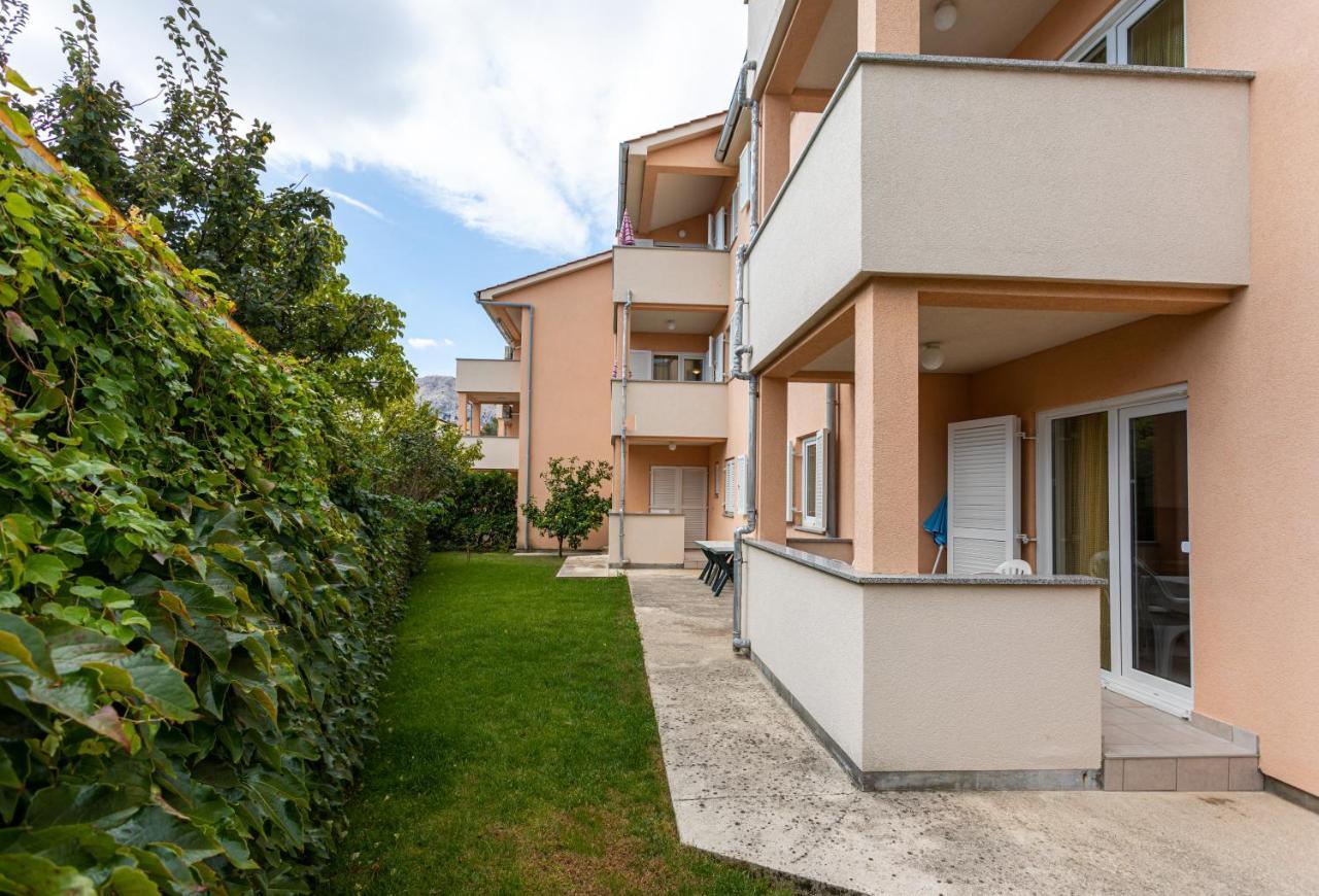 Apartments Crnekovic IV Baska  Exterior photo