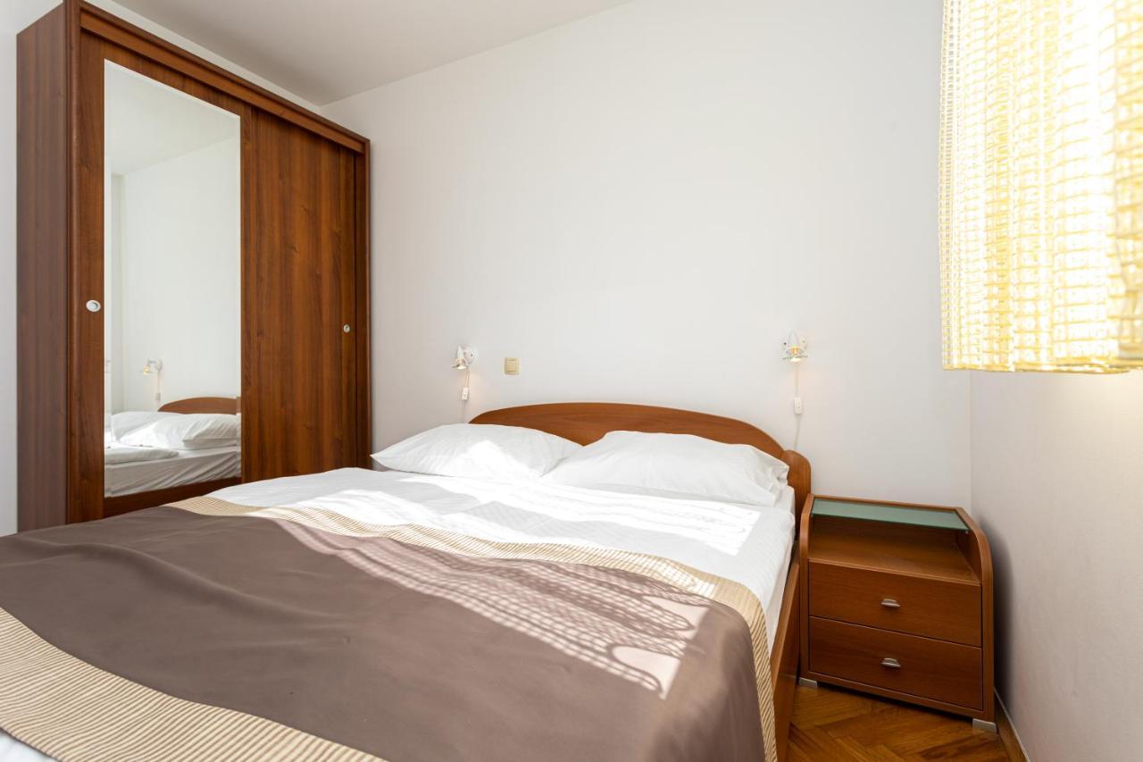 Apartments Crnekovic IV Baska  Exterior photo