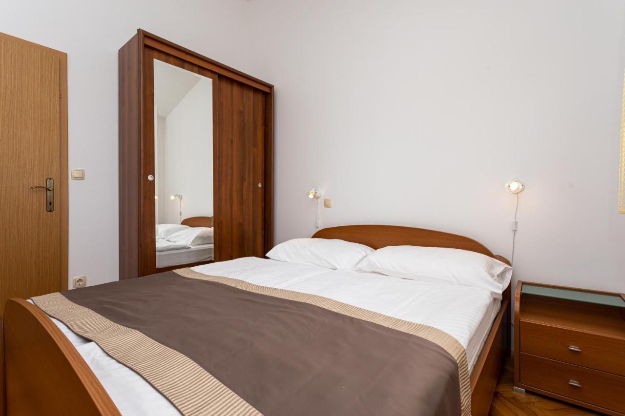 Apartments Crnekovic IV Baska  Exterior photo