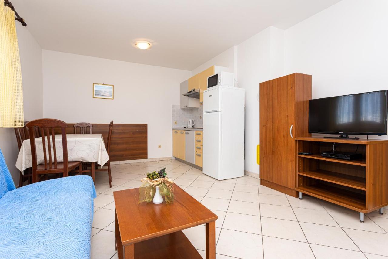 Apartments Crnekovic IV Baska  Exterior photo