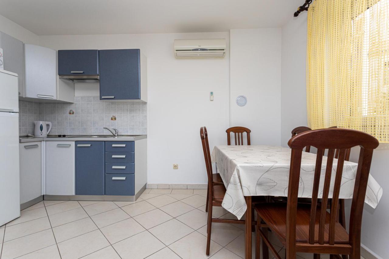 Apartments Crnekovic IV Baska  Exterior photo