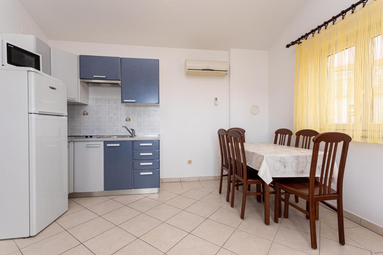 Apartments Crnekovic IV Baska  Exterior photo
